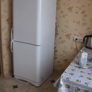 Продам холодильник indesit