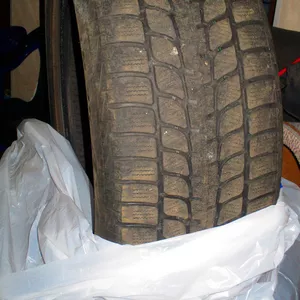  Срочно продам шины зимние Bridgestone 235/55R18 