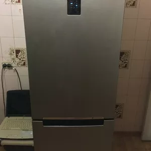 Продам холодильник Samsung RB33J3205SA 