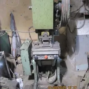 Продам горизонтально фрезерный станок 6Р81Г и кривошипный пресс 6,  3Т
