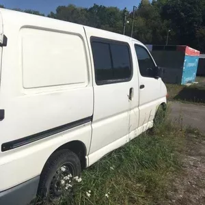 Тойота Хайс.Toyota Hiace 2.4.