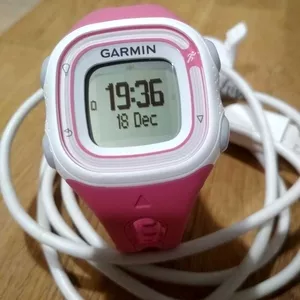 Garmin Forerunner 10 розовые б/у