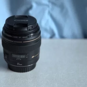 Продам объектив Canon EF 85mm f/1.8 USM