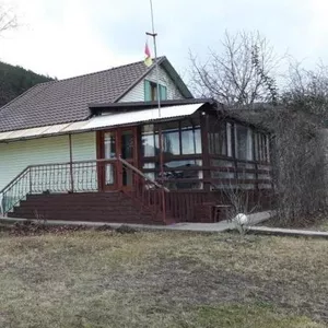 Дом в Крыму на берегу горной речки