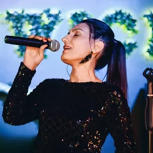 Ведуча,  жива музика,  музиканти,  діджей,  шоу на свято