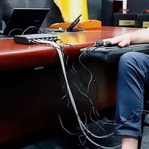 Расследование кражи при помощи детектора лжи