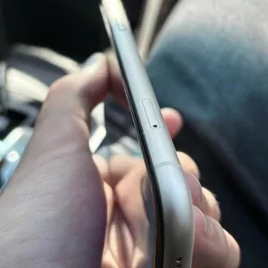Продам iPhone 11 64GB у гарному стані — лише 7000 грн