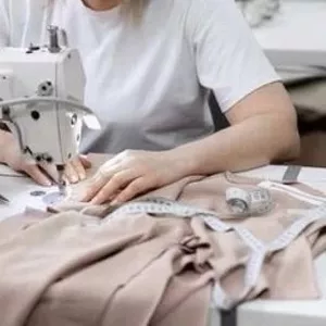 ПРИГЛАШАЕМ ШВЕЙ для работы с трикотажем.