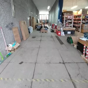 Оренда приміщення 300 м кв на 2-му поверсі з електропідіймачом під скл