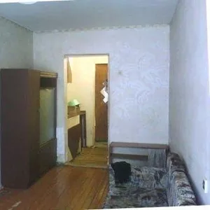 1км. квартиру (малосимейка) на 3 етаже