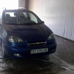 Срочно продаю автомобиль Шевроле 