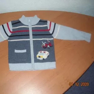 продам теплую кофточку 